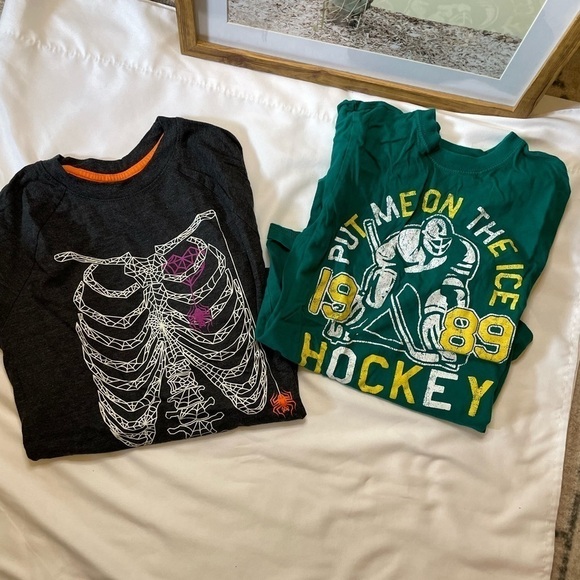 Boys set of two Cat & Jack/Children Place size medium t-shirts - Picture 1 of 7